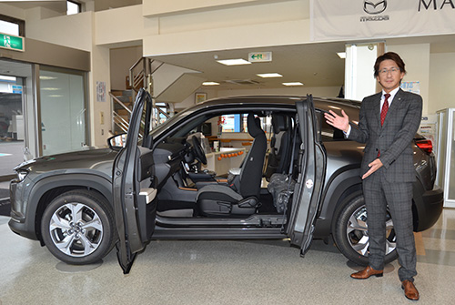 広告 タウン情報 mx 30 試乗して 乗り降りが楽なsuv 北海道マツダ販売室蘭店 室蘭民報社 電子版 広告 タウン情報 mx 30 試乗して 乗り降りが楽なsuv 北海道マツダ販売室蘭店 室蘭民報社 電子版
