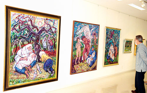 生命の躍動、圧巻 市民美術館で工藤さんの油彩、スケッチ展示|室蘭民報社 電子版