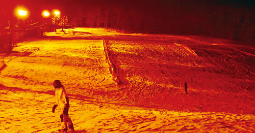 だんパラ・ナイター営業 ゲレンデ滑走|室蘭民報社 電子版