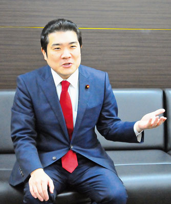 政治改革、大きなテーマ 山岡氏本社来訪、通常国会控え強調|室蘭民報社 電子版