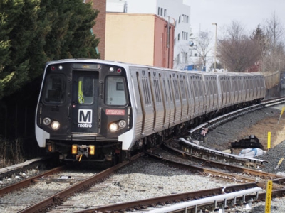 写真：川崎重工業が製造した米ワシントン首都圏地下鉄の車両「７０００系」＝２０２１年１月、米メリーランド州（共同）