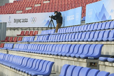 写真：北京冬季五輪の競技会場の観客席＝２０２１年１２月、北京（共同）
