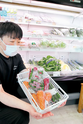 写真：野菜販売を始めたハイミートたなか八丁平店