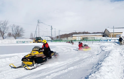 写真：雪上バナナボートなどが楽しめる道の駅あびらＤ５１ステーションの「冬あそびＨＯＴ４ＤＡＹＳ」（提供写真）
