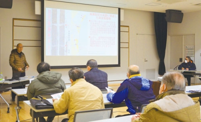 写真：宇井名誉教授が津波について解説した市民講座