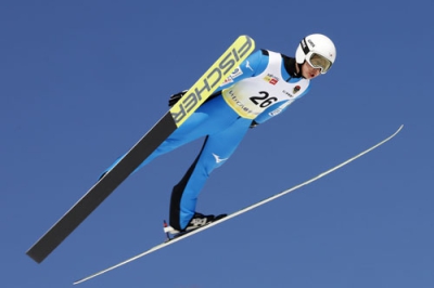 写真：国民体育大会スキー競技会の少年男子ジャンプで優勝した坂野旭飛＝２月、矢神飛躍台