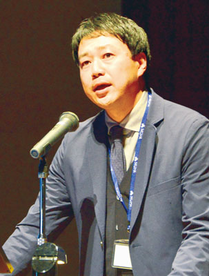 写真：「洋上風力は室蘭の持っている強みを最も生かすことができる産業」と語る上村理事長