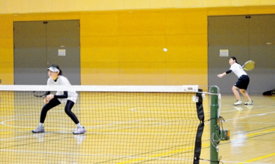写真：優勝を目指しラリーを繰り広げる選手たち