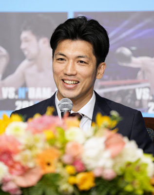 写真：引退について記者会見する村田諒太＝２８日午後、東京都文京区