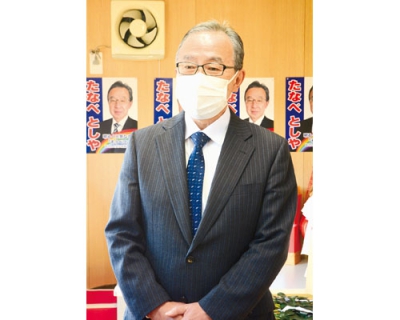 写真：再選への決意を語る田鍋氏