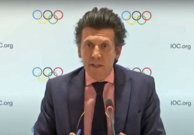 写真：ＩＯＣ理事会後にオンラインで記者会見するデュビ五輪統括部長＝２９日（共同）