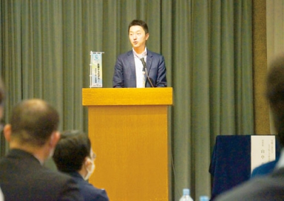 写真：胆振地域における再エネの未来について講演した山中室工大准教授