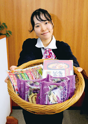 写真：きのこ王国とのセット商品を販売している三星
