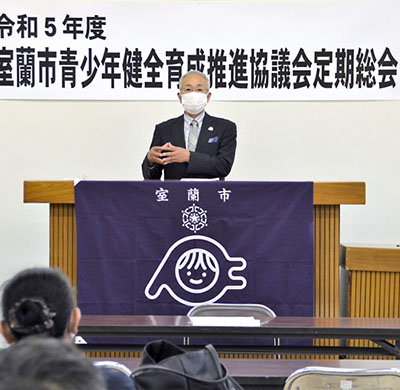 写真：２０２３年度の事業計画を承認した総会