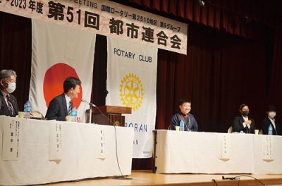 写真：室工大留学生らが実体験を話したパネルディスカッション