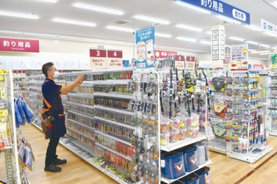 写真：ＤＣＭ西胆振最大の面積を持つ釣り用具売り場