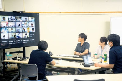 写真：事例を踏まえ死後の手続きや対応を話し合った意見交換会