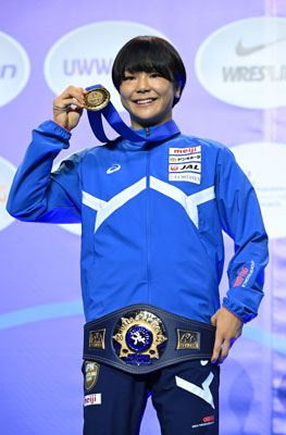 写真：女子５３キロ級で金メダルを獲得した藤波朱理＝ベオグラード（共同）