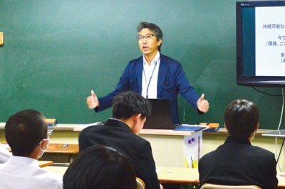 写真：洞爺湖町の魅力を語る秦野さん