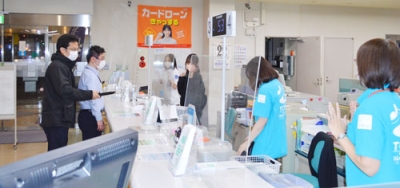写真：強盗を想定した防犯訓練
