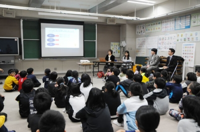 写真：伊達西小で開かれたいじめ防止教室