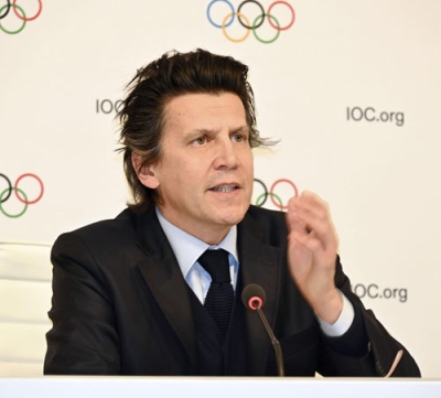 写真：ＩＯＣ理事会を終え、記者会見するデュビ五輪統括部長＝２９日、パリ（共同）