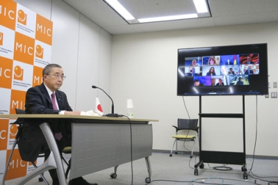 写真：オンラインで開かれたＧ７のデジタル・技術相会合に出席した鈴木総務相＝１日夜、総務省