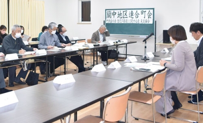 写真：今後の取り組みなどについてざっくばらんに話し合った蘭中地区連の意見交換会