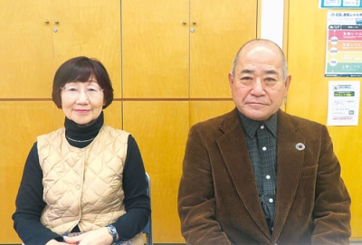 写真：寿町町会の安部副会長（右）と斉藤会計部長