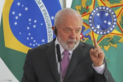 写真：取材に応じるブラジルのルラ大統領＝４月３０日、ブラジリア（共同）