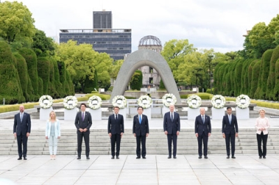 写真：広島市の平和記念公園で記念写真に納まる岸田首相（中央）、バイデン米大統領（その右）ら＝２０２３年５月