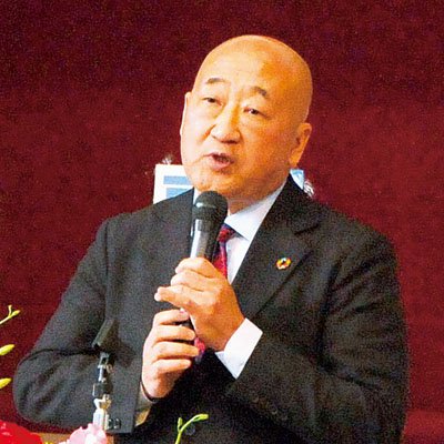 写真：町長として取り組んできたことを紹介する下道町長