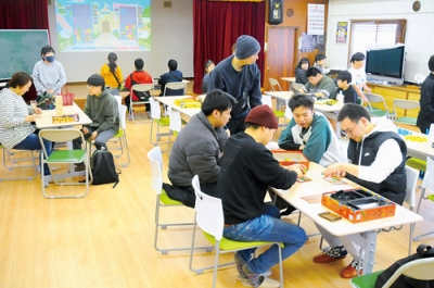 写真：子どもから大人までが交流しながら楽しんだゲーム大会