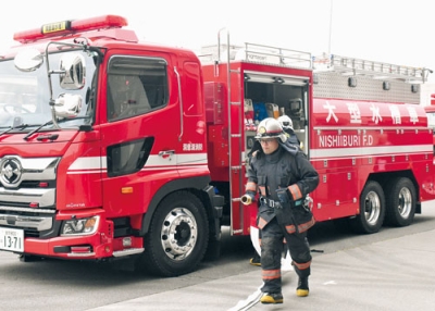 写真：洞爺湖支署に新たに配備された大型水槽車