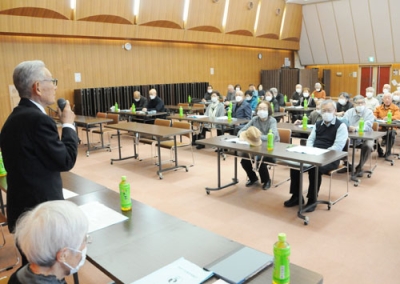 写真：２５年度事業を決めた定期総会