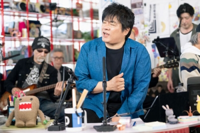写真：番組収録で歌うＡＳＫＡ＝東京都渋谷区のＮＨＫ放送センター