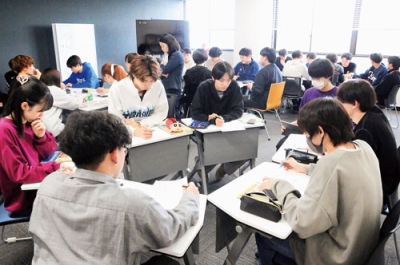 写真：防災によるまちづくりを考案したコラボ授業