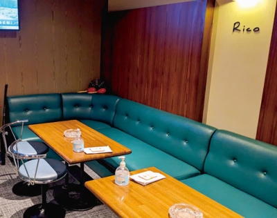 写真：ゆったりとくつろげる店内