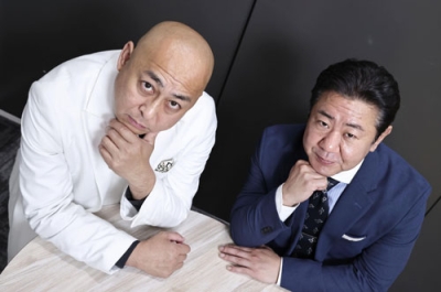 写真：長谷川雅紀（左）と渡辺隆＝東京都品川区