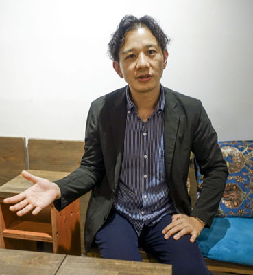 写真：数々の依存症に苦しんだ自身の経験を語る福正大輔さん