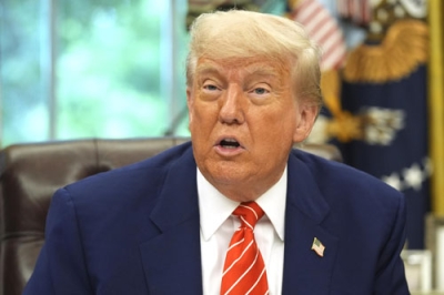 写真：米ホワイトハウスで英国との貿易合意について説明するトランプ大統領＝８日、ワシントン（ＡＰ＝共同）