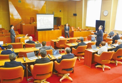 写真：カスハラについての研修が行われた登別市議会