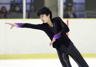 写真：ジュニア男子フリーで演技する西野太翔。著作権問題への懸念で４月の大会から音楽を変更した＝埼玉県上尾市の埼玉アイスアリーナ