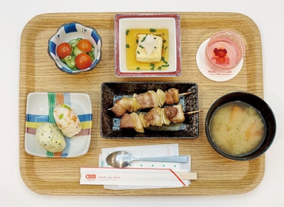 写真：居酒屋がテーマのプレミアムランチ（提供写真）