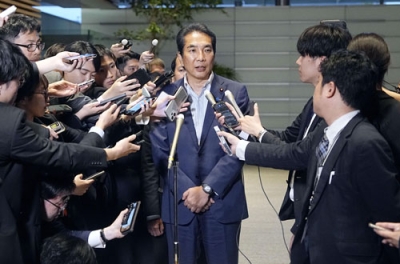 写真：石破首相と面会後、記者団の取材に応じる江藤農相＝１９日午後、首相官邸