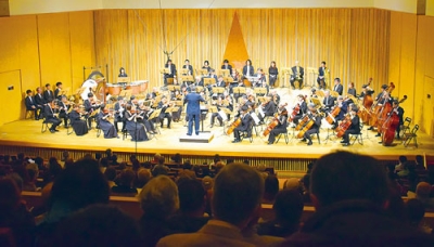 写真：ヨハン・シュトラウス２世とチャイコフスキーの名曲を演奏する市民オーケストラ