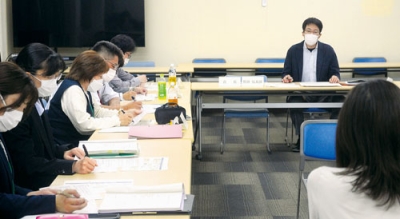 写真：本年度の事業計画について協議した会合