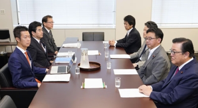 写真：国会で開かれた自民、公明両党と立憲民主党による年金法案の修正協議＝２２日午前