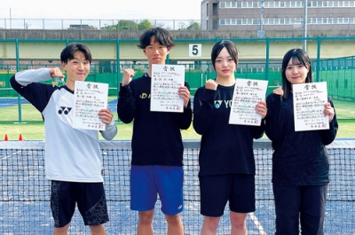写真：初の全道優勝を果たした（左から）加藤・関組、寺井・佐々木組