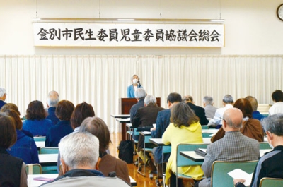 写真：災害時に備えた体制づくりなど推進目標を承認した定期総会